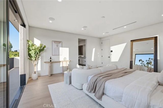 19141 Erwin, Tarzana, CA 91335