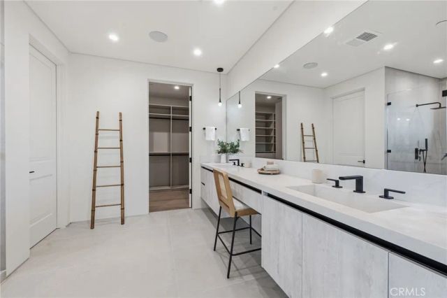 19141 Erwin, Tarzana, CA 91335