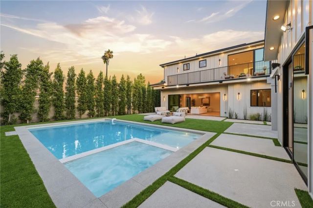 19141 Erwin, Tarzana, CA 91335