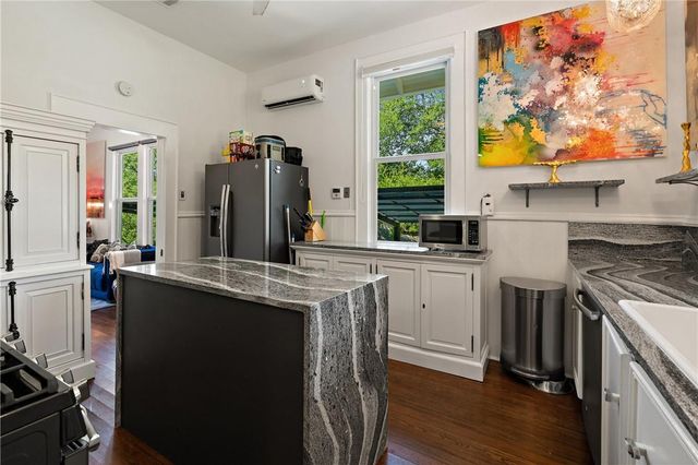 1120 W 7th ST, Austin, TX 78703