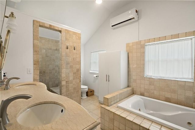1120 W 7th ST, Austin, TX 78703