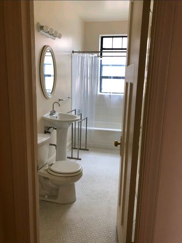 1130 W PRATT Boulevard 3N, Chicago, IL 60626