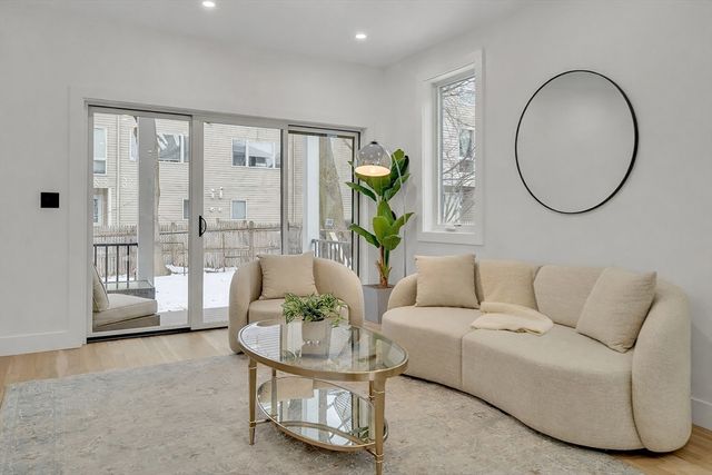 19 Keith St 2, Watertown, MA 02472