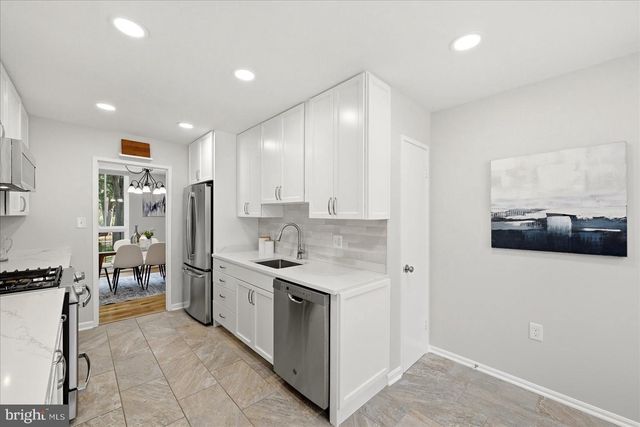 4961 ORISKANY DR, Annandale, VA 22003
