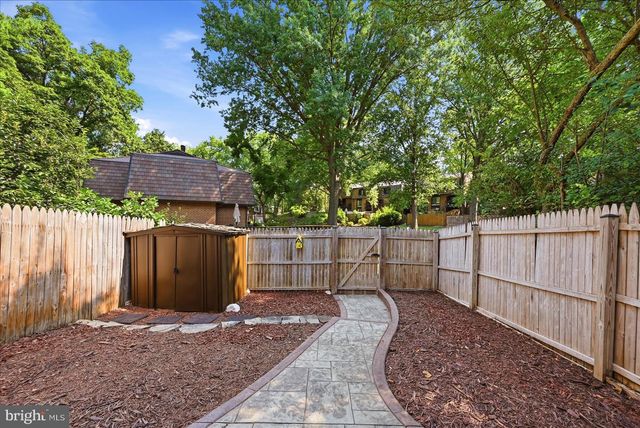 4961 ORISKANY DR, Annandale, VA 22003