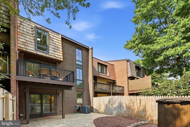 4961 ORISKANY DR, Annandale, VA 22003