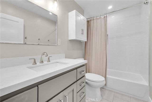 1010 W Macarthur Boulevard 118, Santa Ana, CA 92707