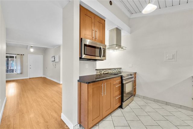 1010 W Macarthur Boulevard 118, Santa Ana, CA 92707
