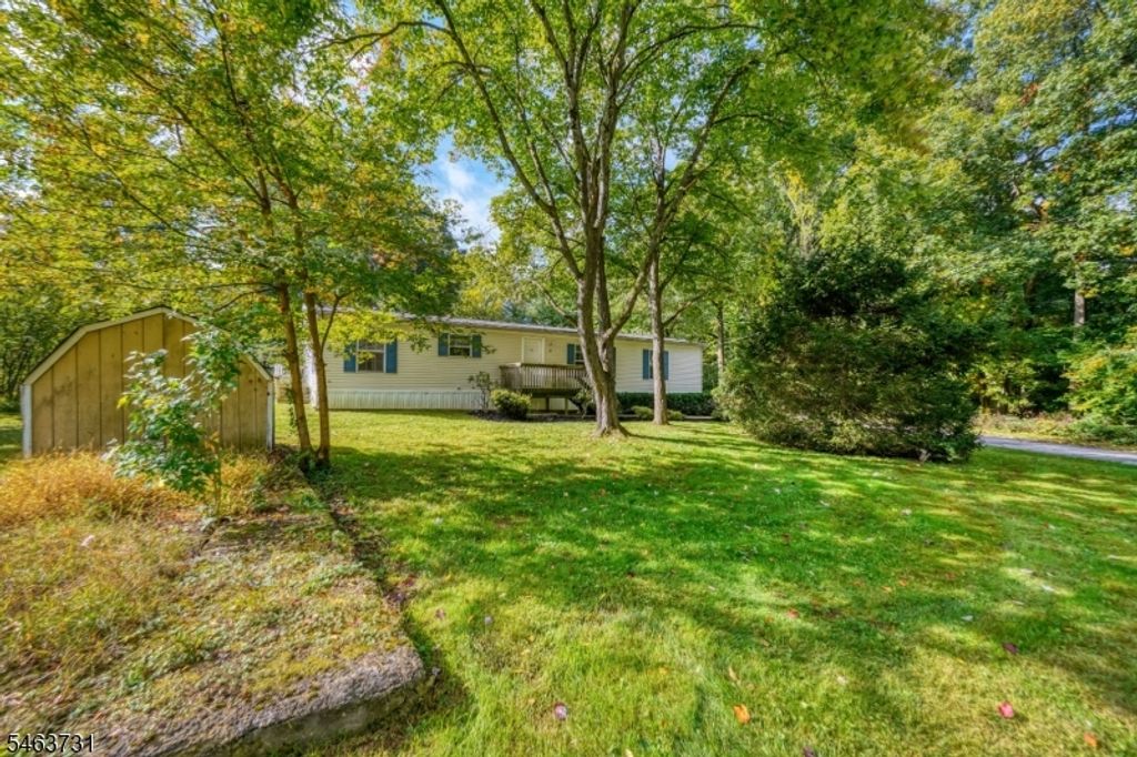 37 Sherwood Park, Washington Twp., NJ 07853 — exterior