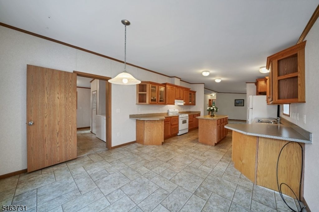 37 Sherwood Park, Washington Twp., NJ 07853 — photo 3