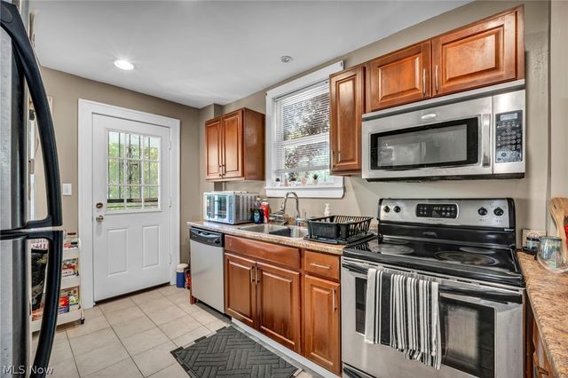 3326 Yorkshire, Cleveland Heights, OH 44118
