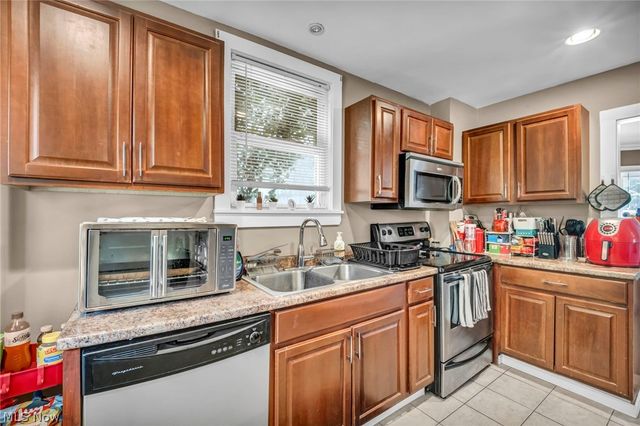 3326 Yorkshire, Cleveland Heights, OH 44118