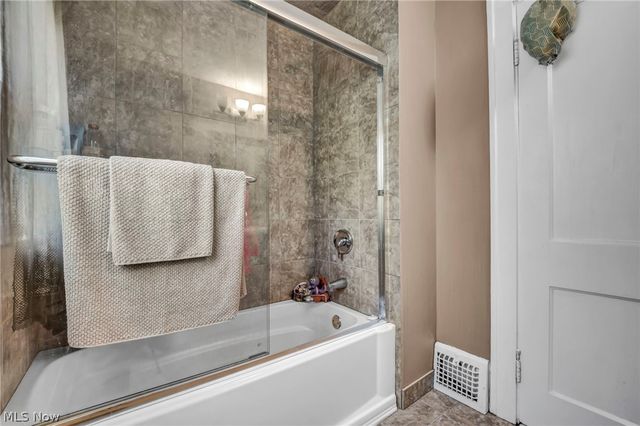 3326 Yorkshire, Cleveland Heights, OH 44118