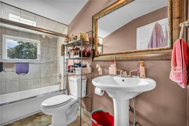3326 Yorkshire, Cleveland Heights, OH 44118