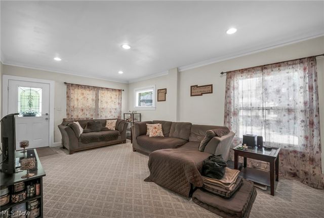 3326 Yorkshire, Cleveland Heights, OH 44118