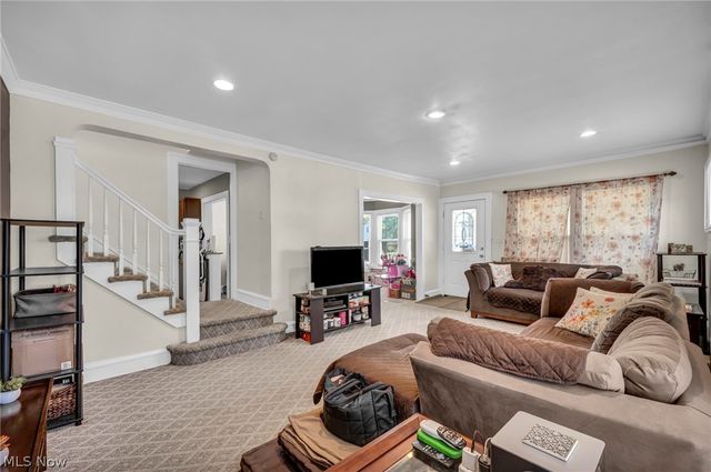 3326 Yorkshire, Cleveland Heights, OH 44118