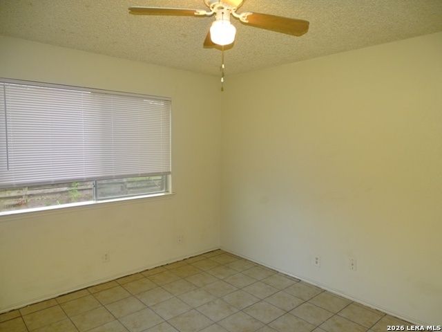 5215 MEADOW RISE ST, San Antonio, TX 78250