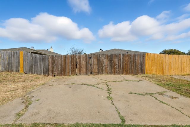 3416 Colonial Drive, Forest Hill, TX 76140