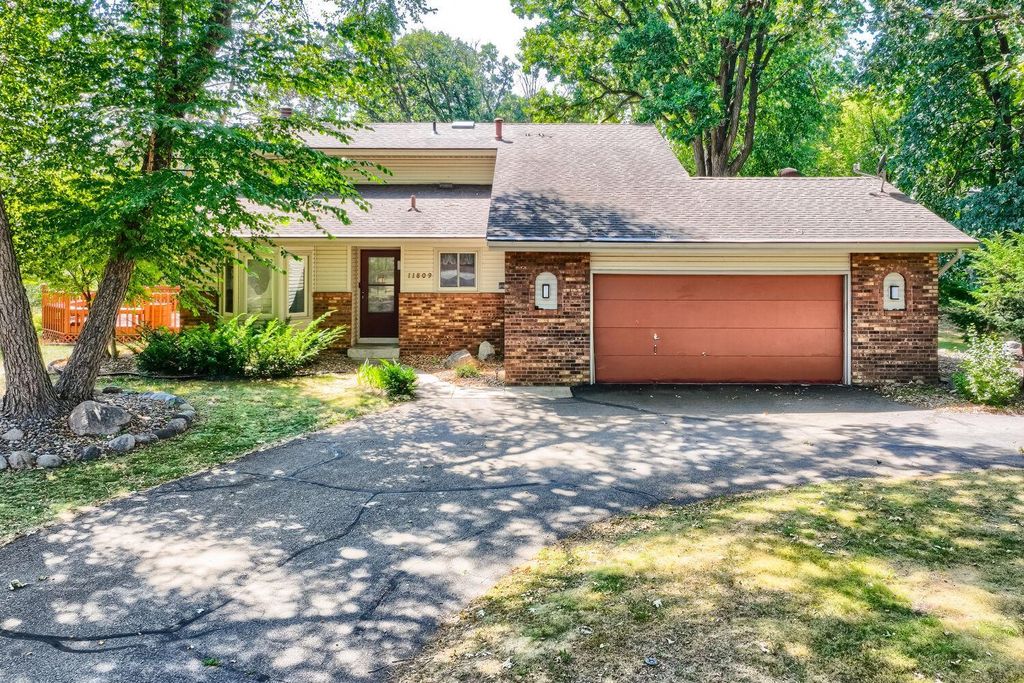 11809 Edgewood Avenue N, Champlin, MN 55316 — exterior