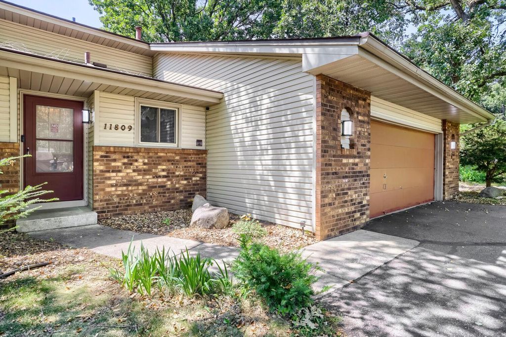 11809 Edgewood Avenue N, Champlin, MN 55316 — photo 2