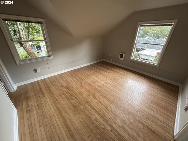 646 Se 60TH Ave, Portland, OR 97215