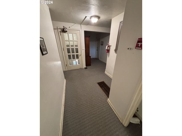 646 Se 60TH Ave, Portland, OR 97215