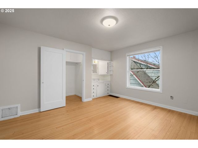 646 Se 60TH Ave, Portland, OR 97215
