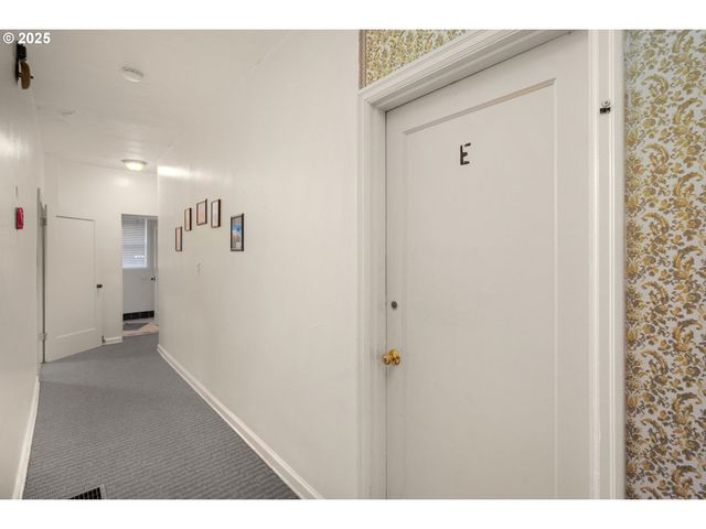 646 Se 60TH Ave, Portland, OR 97215