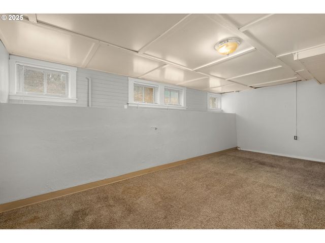 646 Se 60TH Ave, Portland, OR 97215