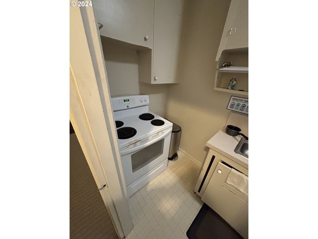 646 Se 60TH Ave, Portland, OR 97215