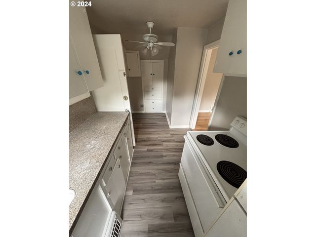 646 Se 60TH Ave, Portland, OR 97215