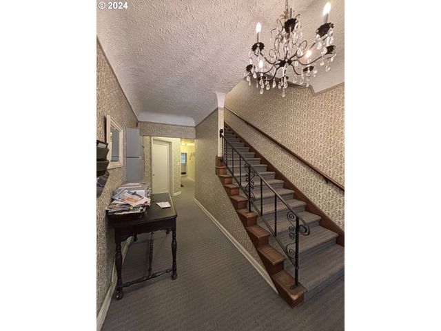 646 Se 60TH Ave, Portland, OR 97215