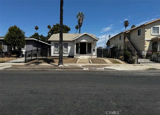 3972 S Hobart, Los Angeles, CA 90062