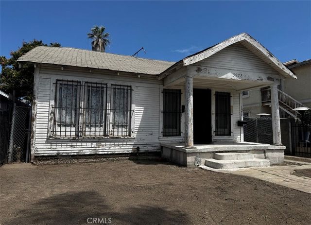 3972 S Hobart, Los Angeles, CA 90062