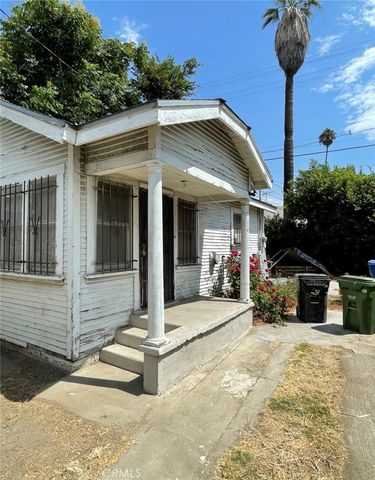 3972 S Hobart, Los Angeles, CA 90062