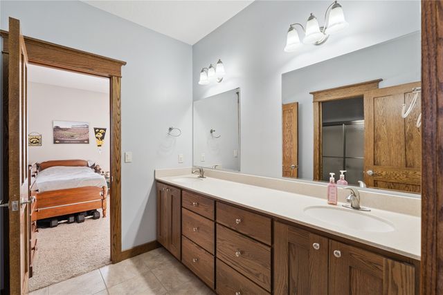 1315 245th Place, Pella, IA 50219