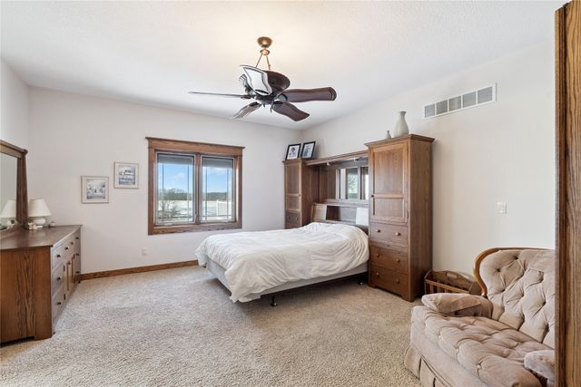 1315 245th Place, Pella, IA 50219