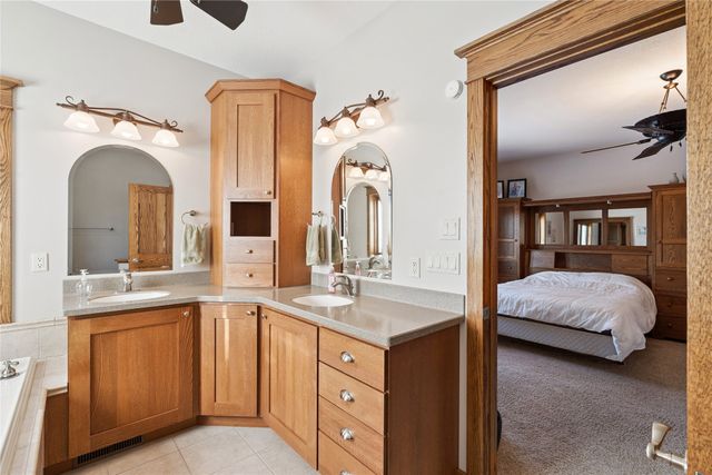 1315 245th Place, Pella, IA 50219