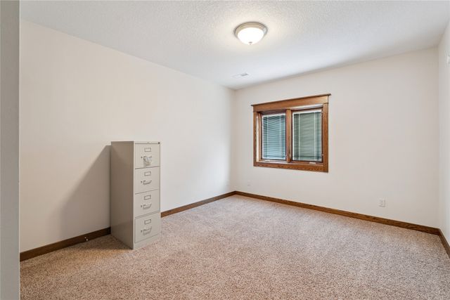 1315 245th Place, Pella, IA 50219