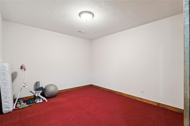 1315 245th Place, Pella, IA 50219