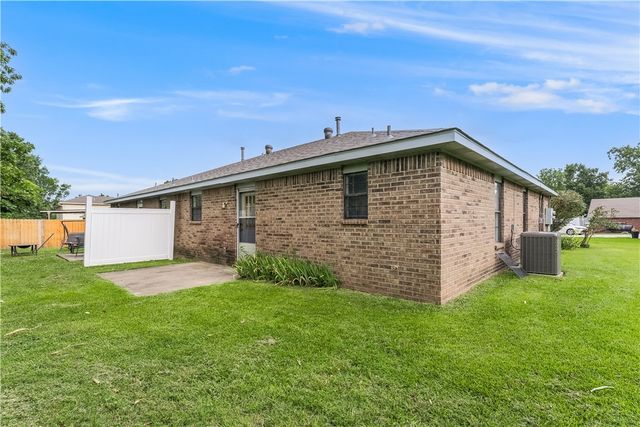 7 Jonquilla, Bentonville, AR 72712