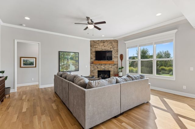 1121 Pretender Way, Columbia, TN 38401