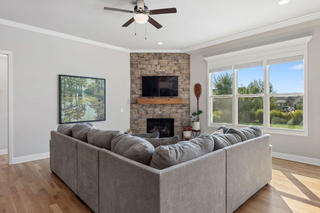 1121 Pretender Way, Columbia, TN 38401