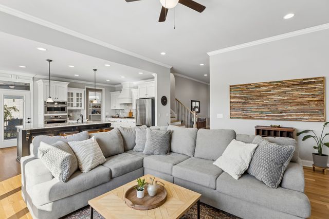 1121 Pretender Way, Columbia, TN 38401