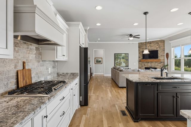 1121 Pretender Way, Columbia, TN 38401