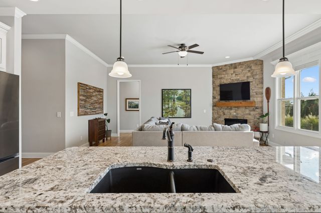 1121 Pretender Way, Columbia, TN 38401