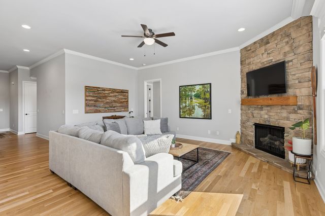 1121 Pretender Way, Columbia, TN 38401