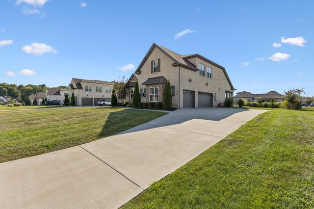1121 Pretender Way, Columbia, TN 38401
