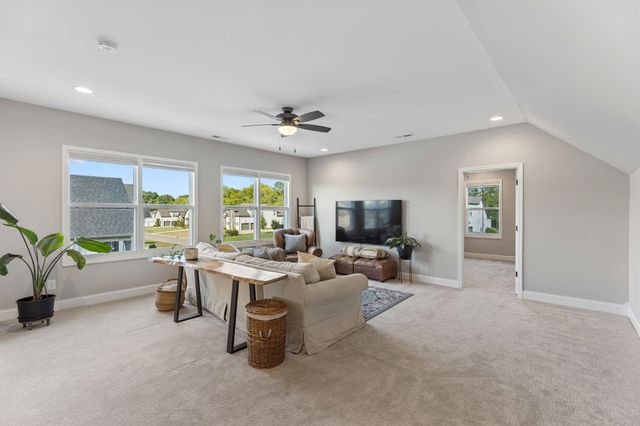 1121 Pretender Way, Columbia, TN 38401