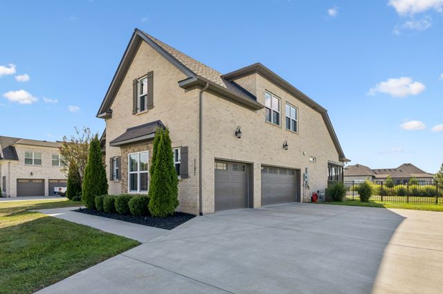 1121 Pretender Way, Columbia, TN 38401